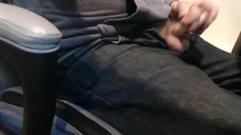 Snapshot of tallguysfbay chatting on January 8, 6:41 pm tallguysfbay online show from January 8, 6:41 pm