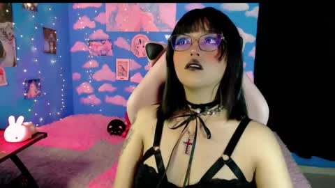 Alejandra Independent model online show from April 18, 10:50 am