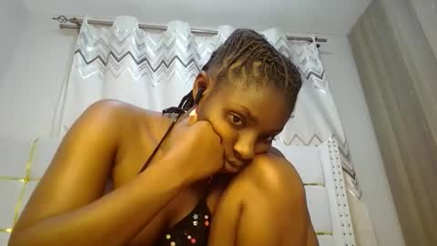 Snapshot of tamia538235 chatting on February 24, 3:23 am tamia online show from February 24, 3:23 am