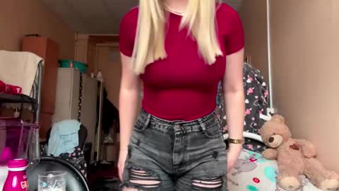 Amy online show from February 1, 8:22 am