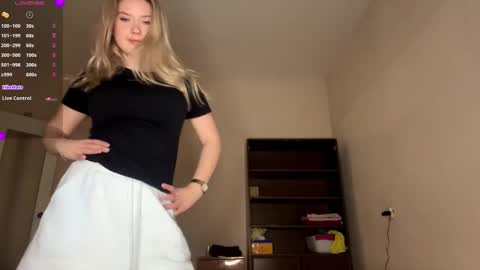 Amy online show from February 19, 2:27 pm