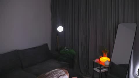 Minami online show from March 26, 8:19 am