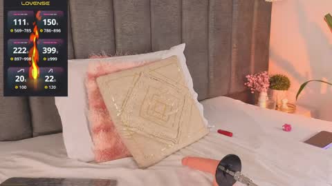 Tania Dias online show from April 5, 7:22 pm