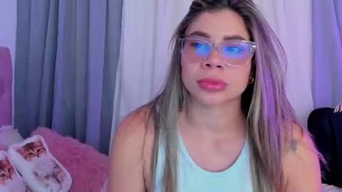 taragreyt_ online show from July 17, 2:19 pm