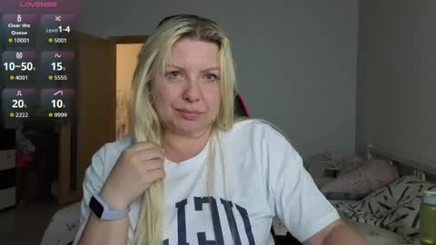 Tasha  Moon online show from June 17, 6:35 pm