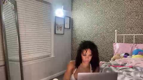 Tate Harper  online show from June 7, 1:11 am