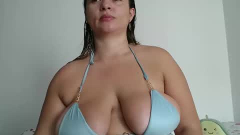 Snapshot of tatiana_monteros chatting on January 14, 2:43 pm tatiana_monteros online show from January 14, 2:43 pm