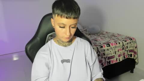 Snapshot of tatoo_girl chatting on February 7, 10:30 pm jess online show from February 7, 10:30 pm