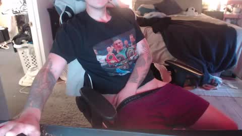 tattedhubs5 online show from September 18, 7:40 pm