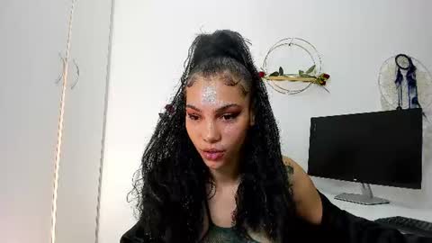 tattoedlexi_ online show from August 5, 5:10 pm