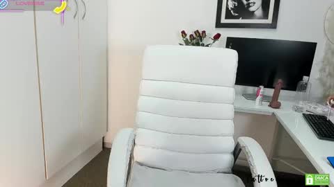 tattoedlexi_ online show from January 15, 8:01 am