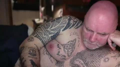 Tattooeddilf 01 online show from March 17, 11:32 pm