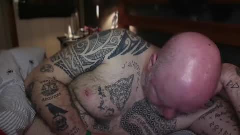 Tattooeddilf 01 online show from April 21, 2:51 am
