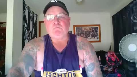 tattzsexy online show from March 4, 5:15 am