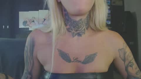 tatuada_safada online show from September 18, 3:32 am