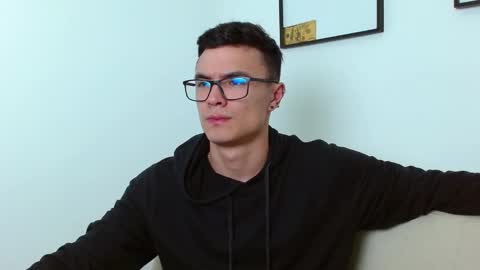 taurus4k online show from December 17, 3:39 am