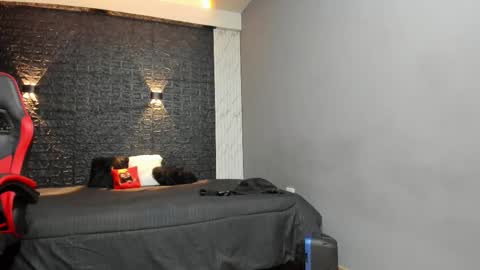  T A U R U S  online show from October 30, 1:33 pm