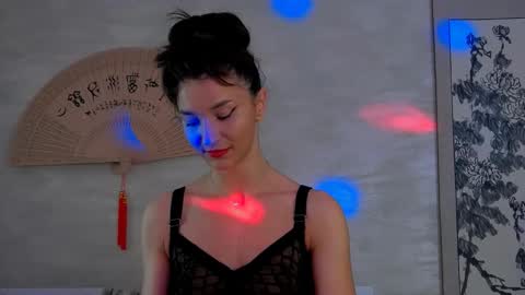 TayaKayan online show from April 4, 8:32 am