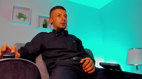 tayer_bennet online show from September 19, 4:49 am