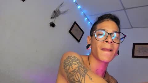   online show from November 28, 9:00 pm