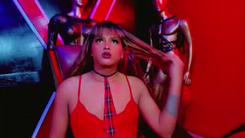 taylor__smith_ online show from April 7, 11:45 am