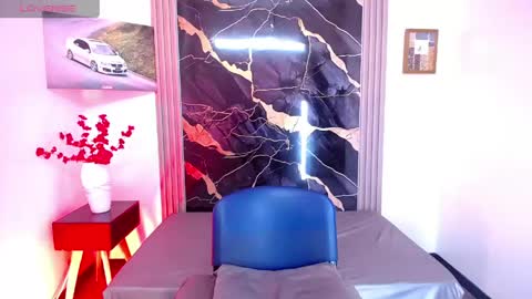 taylor__smith_ online show from April 16, 11:32 am