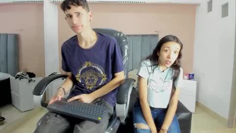 taylor and exidt online show from November 8, 2:31 pm