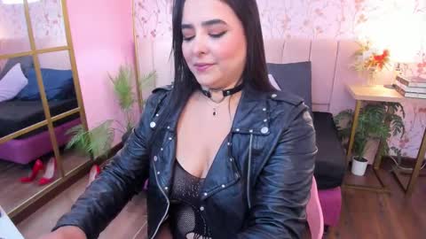 Taylor Bennet online show from February 4, 12:09 pm