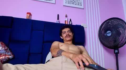 taylor stele online show from May 14, 9:02 pm