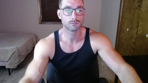 Taylor Oaks online show from June 11, 2:48 pm
