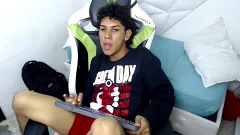 TAYLOR online show from April 17, 3:42 am