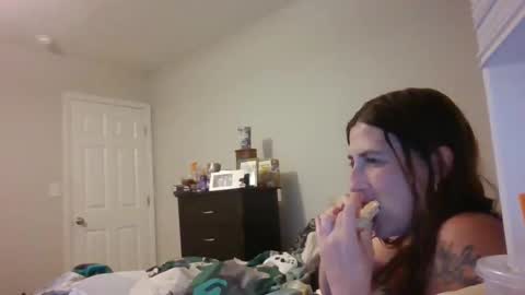 taylorslay online show from April 18, 12:23 am