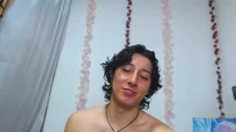 Taylorsweet1111 online show from April 18, 4:36 am