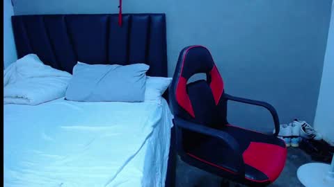 Tayron online show from November 16, 6:43 pm