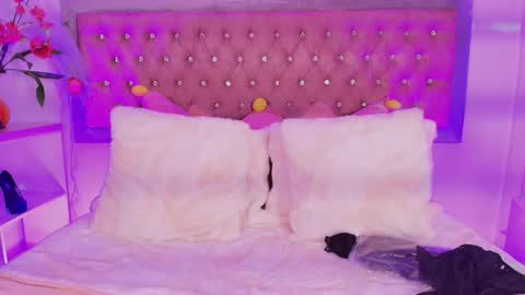 Snapshot of tayzon_foxxx chatting on October 16, 1:00 pm Sofia online show from October 16, 1:00 pm