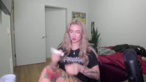 Katy online show from December 31, 1:26 am