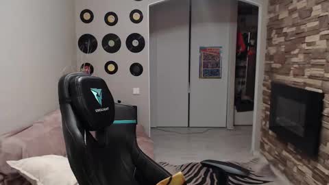 Teddy online show from November 21, 1:47 am