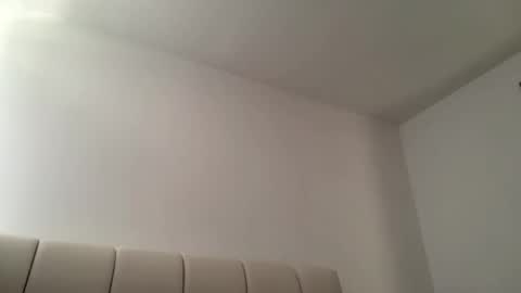 Amy No penetration Virgiin giirl online show from April 22, 5:53 pm