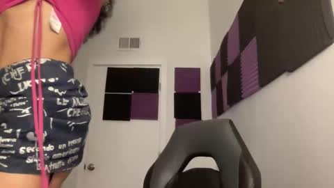 Tehani Bentley online show from November 14, 7:38 pm