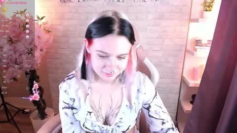  Sue  online show from November 8, 3:37 pm