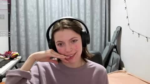 Anny Simpson online show from April 21, 1:42 am