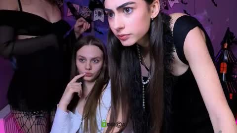 Snapshot of tessa_hit chatting on October 31, 8:31 pm Tessa online show from October 31, 8:31 pm