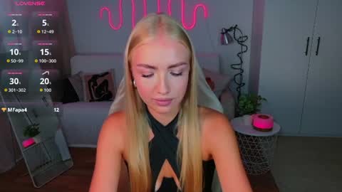 TessaHamilton online show from June 21, 11:05 am