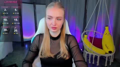 TessaHamilton online show from February 9, 11:36 am