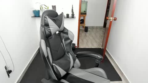 Teylor Fel online show from February 23, 7:49 pm