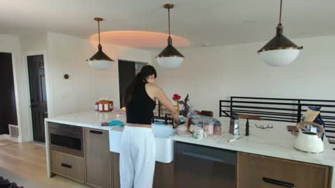 babygirlmami online show from April 22, 7:32 pm