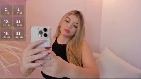 Snapshot of thaliafox_ chatting on February 21, 5:20 pm  Thalia online show from February 21, 5:20 pm