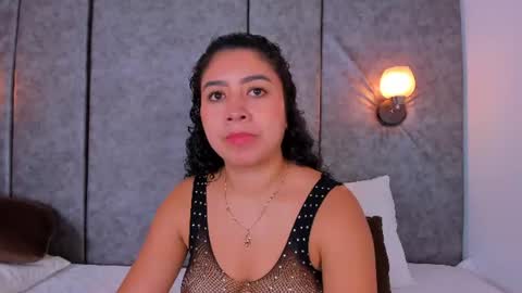 thara webstter online show from July 25, 11:52 am