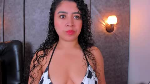 thara webstter online show from April 22, 11:39 am