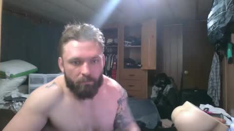 Snapshot of the4stringmotha chatting on December 4, 10:18 am BiggerINalaska online show from December 4, 10:18 am